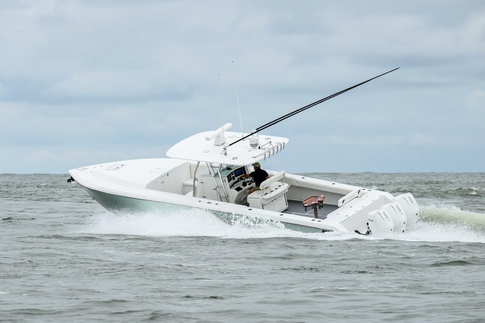 2008 Venture 39 Cuddy