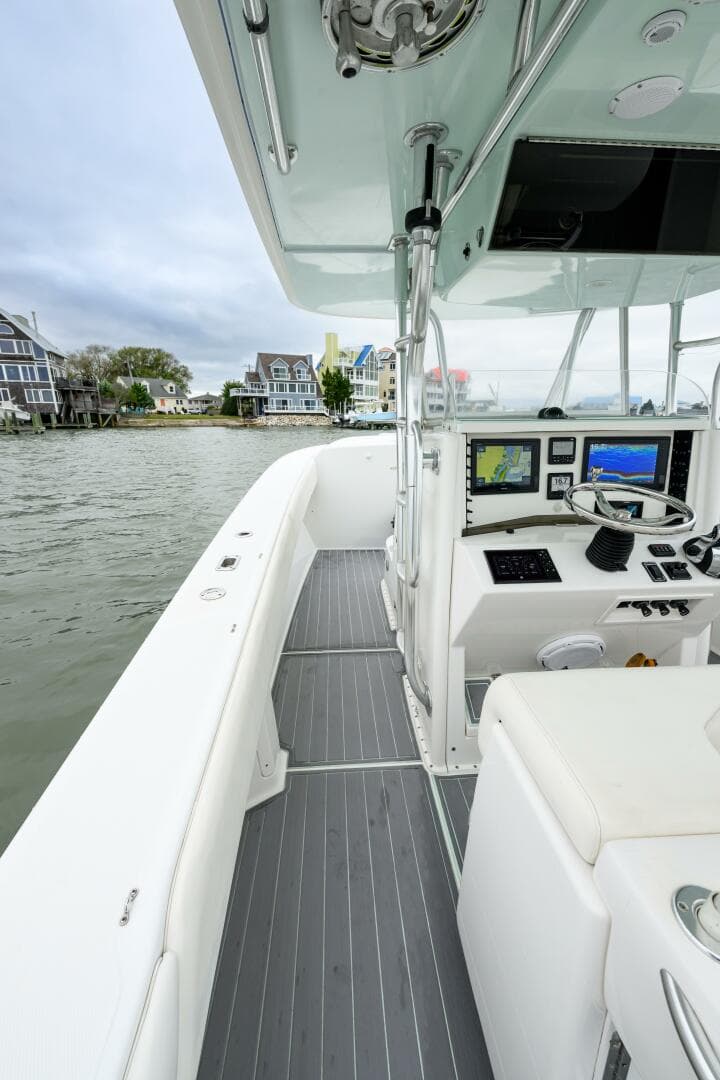 2008 Venture 39 Cuddy