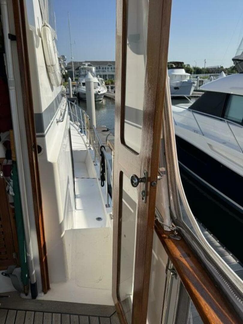 1990 Marine Trader Tradewinds