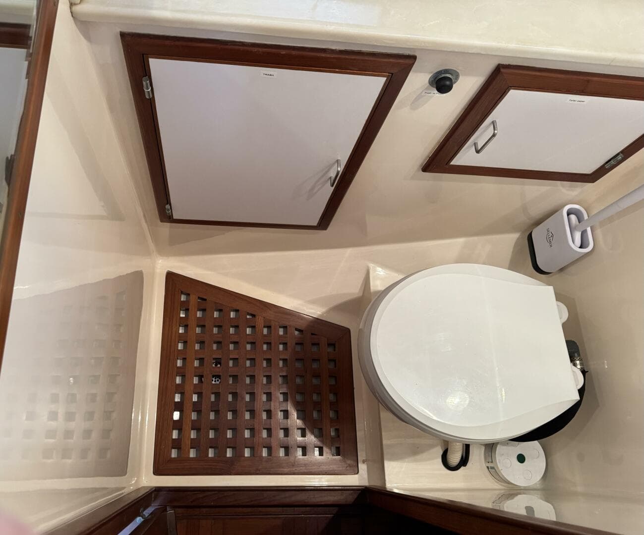 1990 Marine Trader Tradewinds