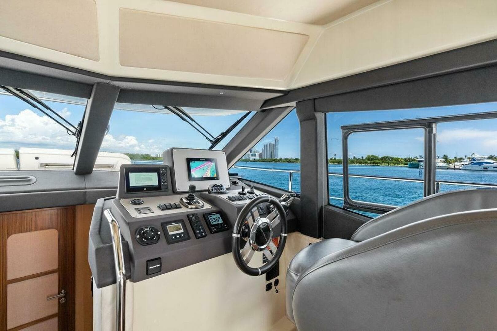 2021 Azimut Magellano 43