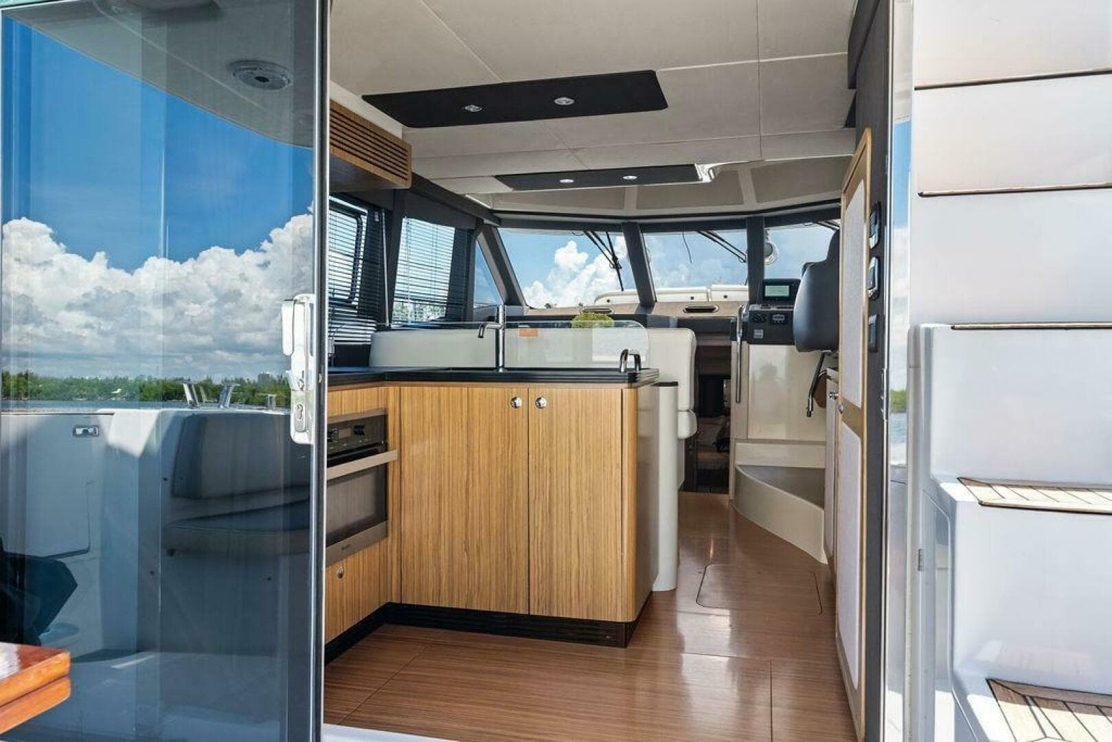 2021 Azimut Magellano 43