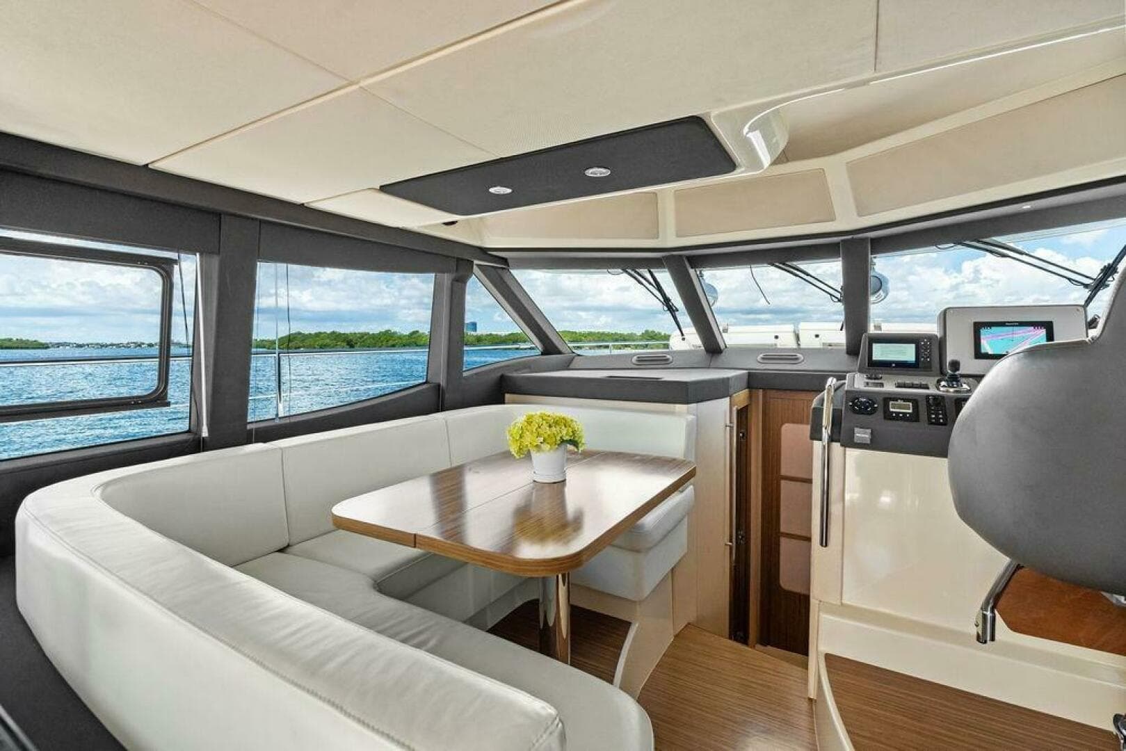 2021 Azimut Magellano 43