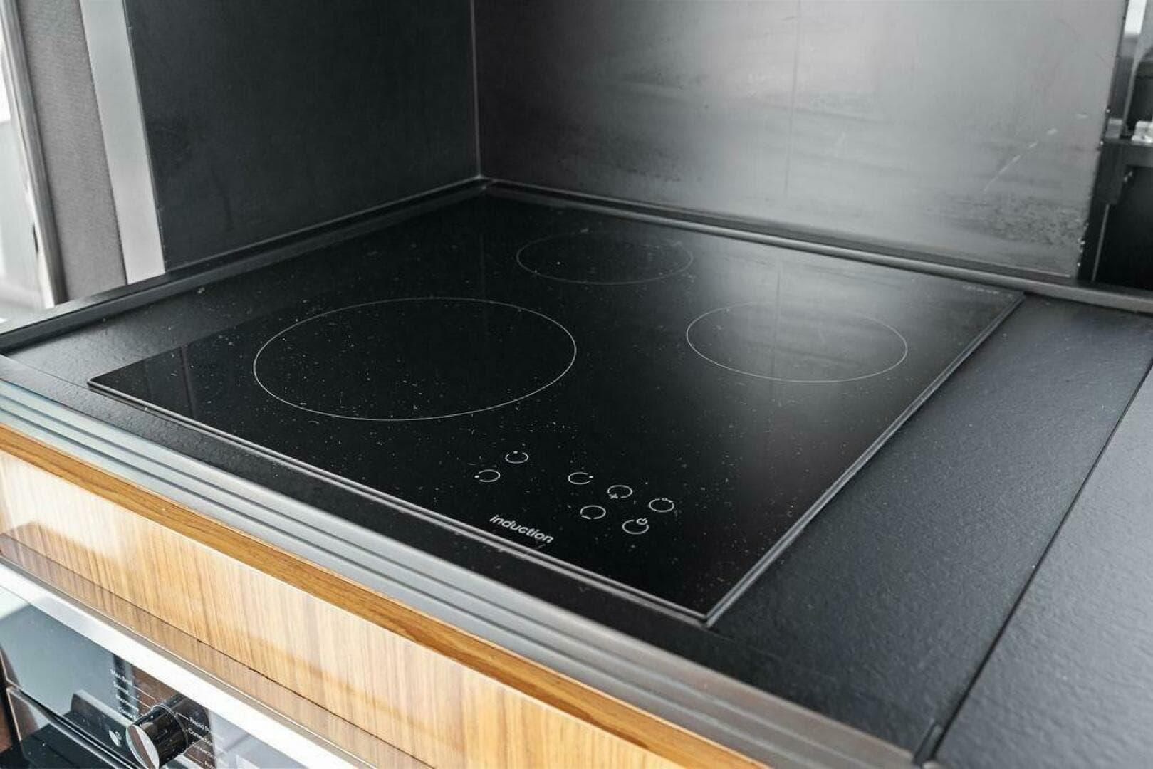 2021 Azimut Magellano 43