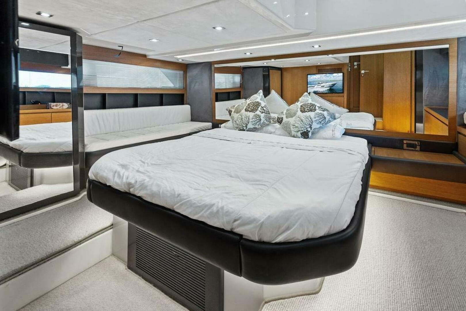 2013 Azimut Atlantis 48