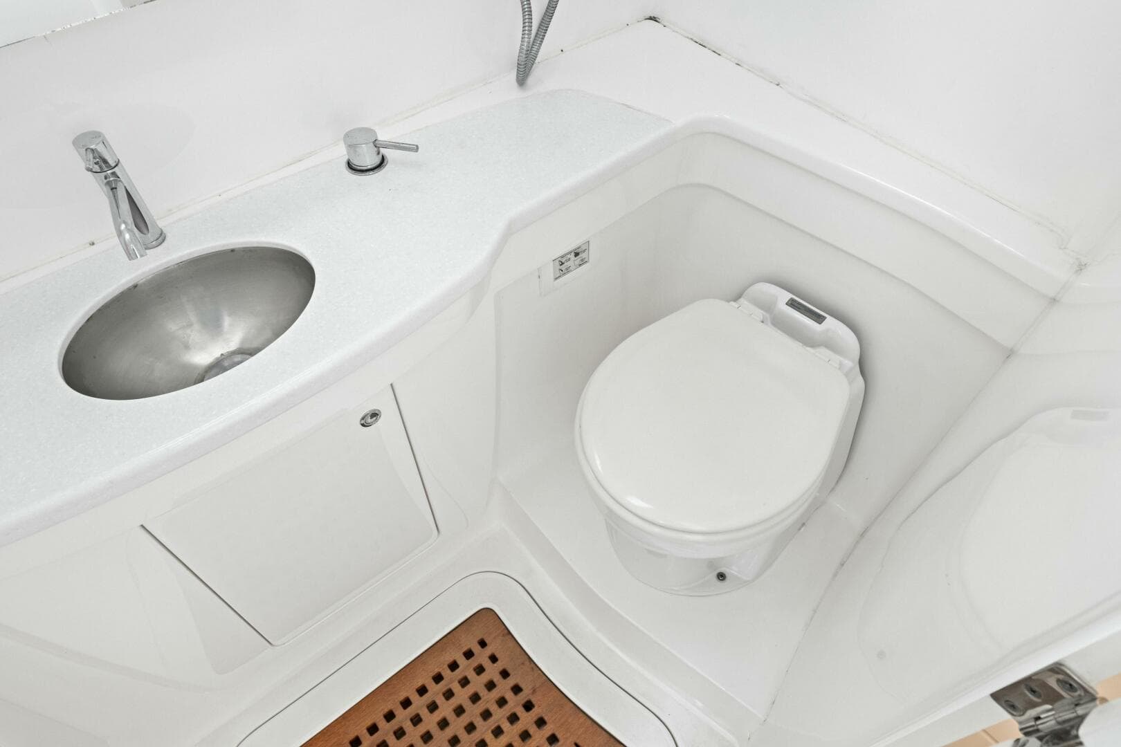 2020 Intrepid 400 CC - Head