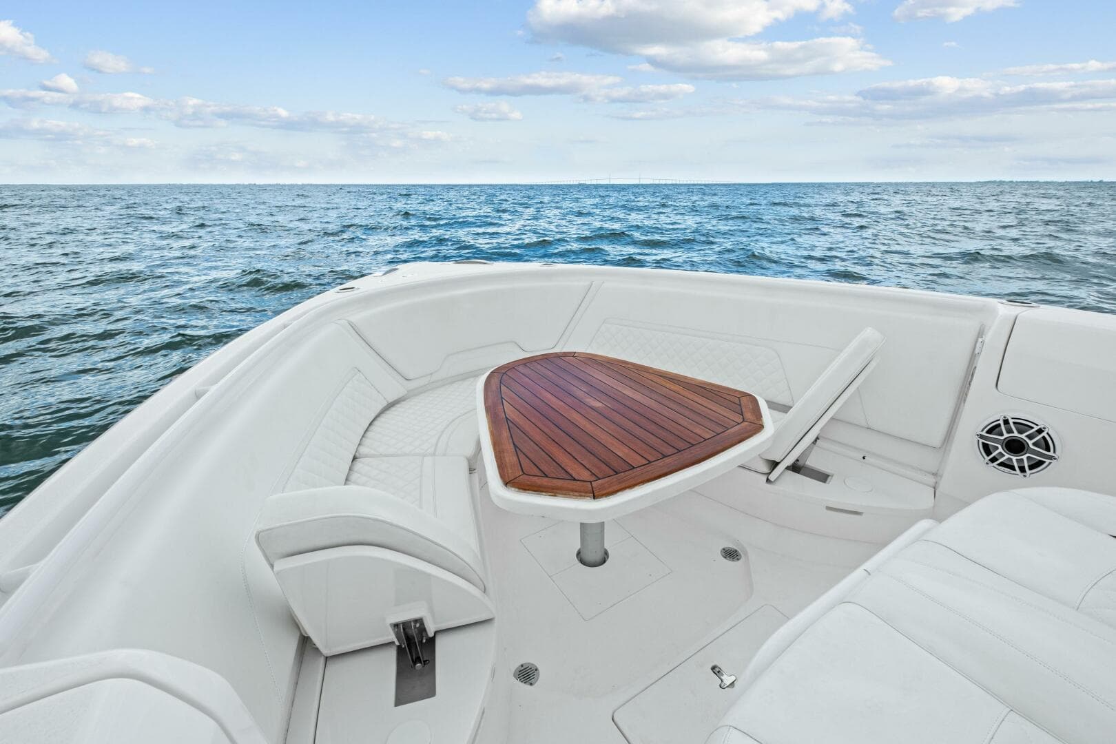 2020 Intrepid 400 CC - Bow