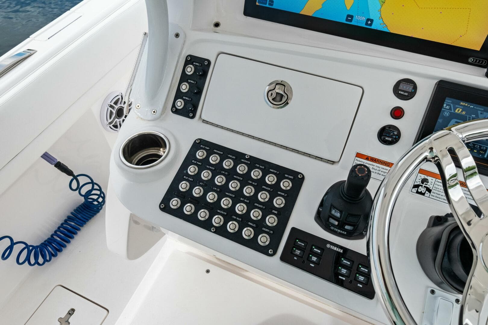 2020 Intrepid 400 CC - Helm and Electronics