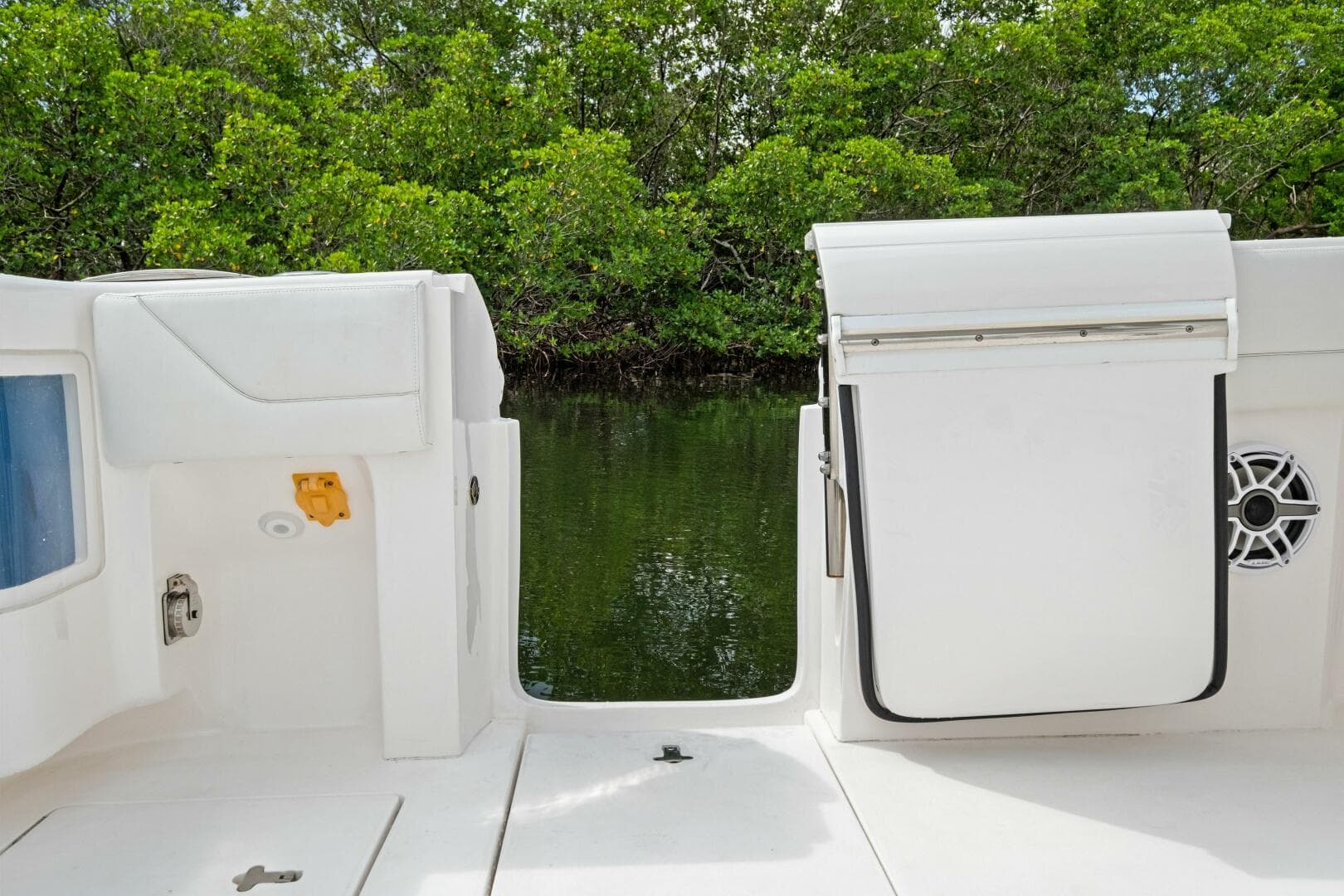 2020 Intrepid 400 CC - Cockpit