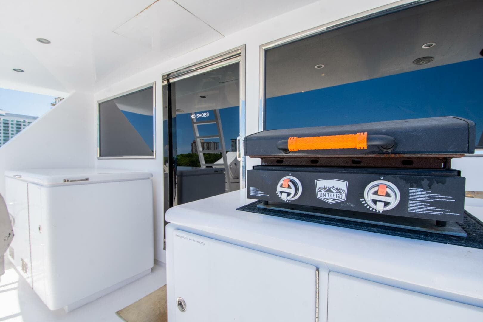 2000 Hargrave Skylounge