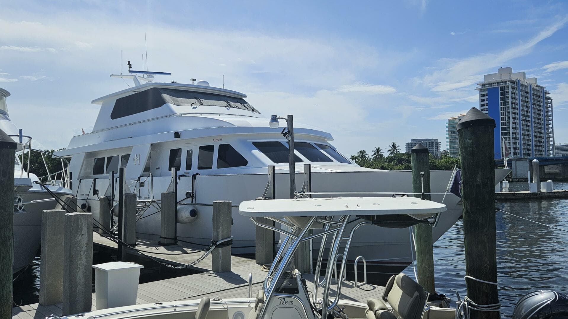 2000 Hargrave Skylounge