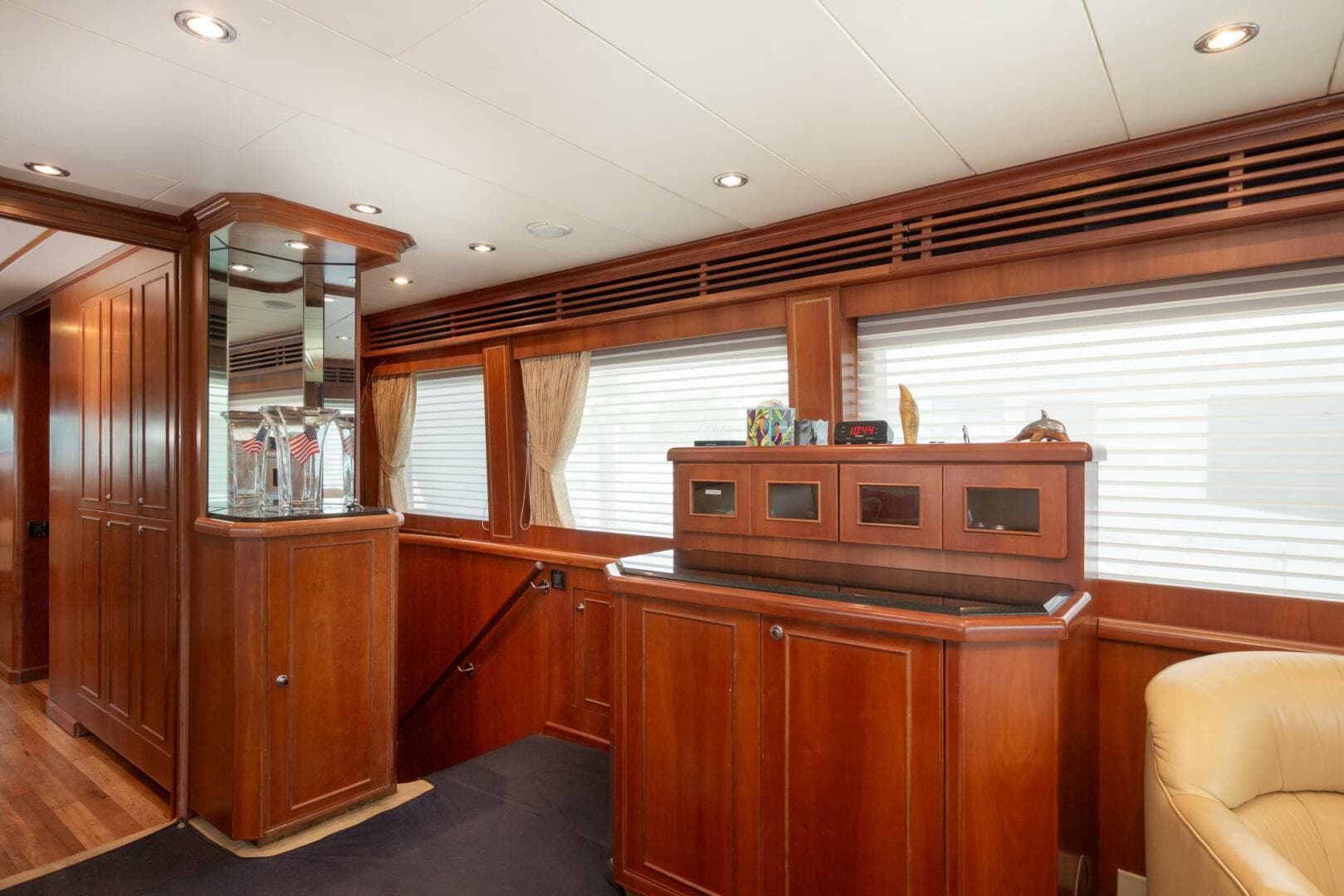 2000 Hargrave Skylounge