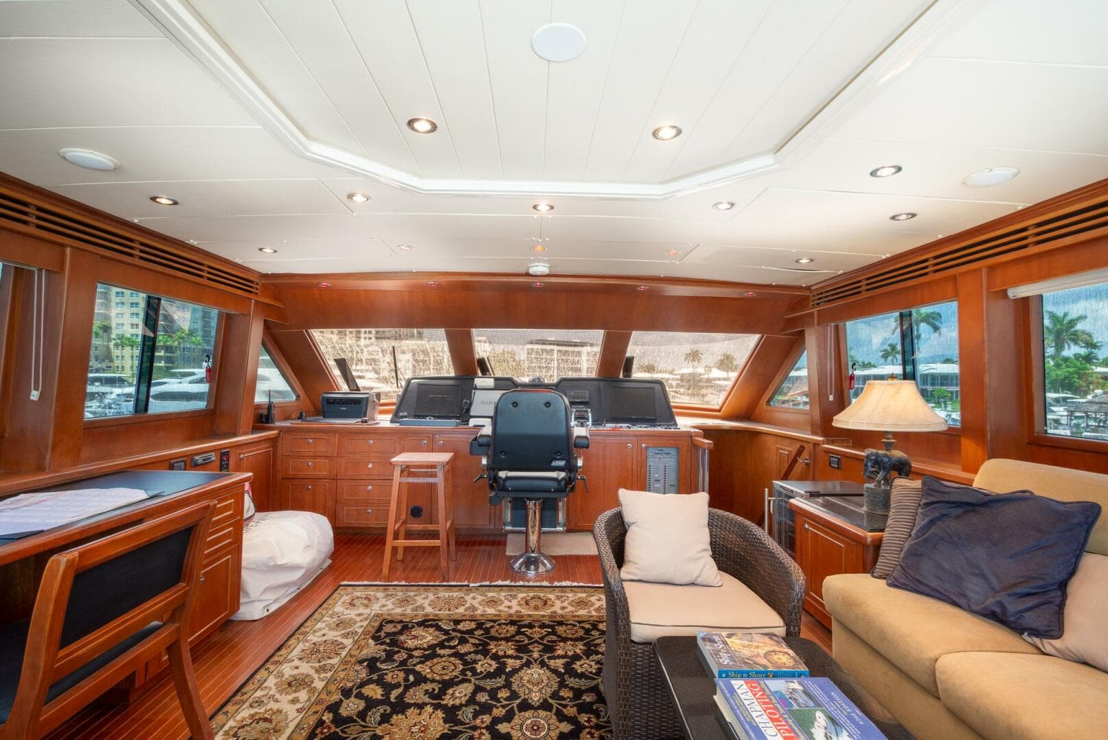 2000 Hargrave Skylounge