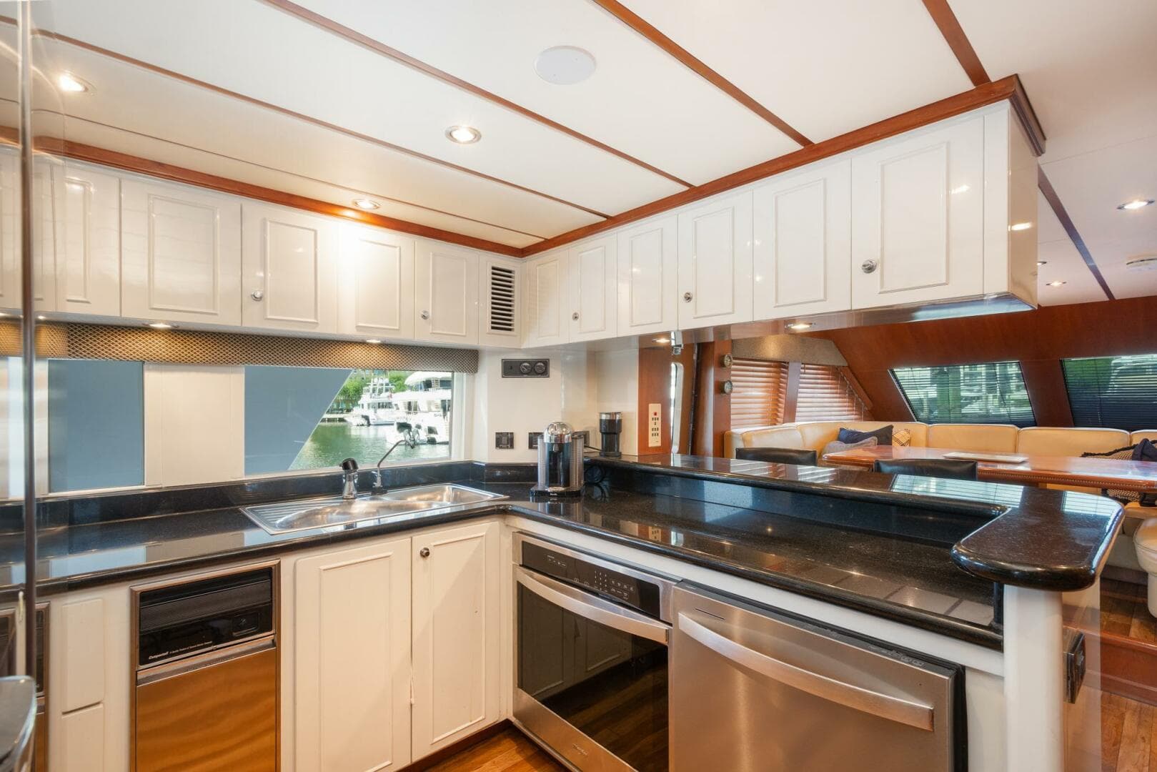 2000 Hargrave Skylounge