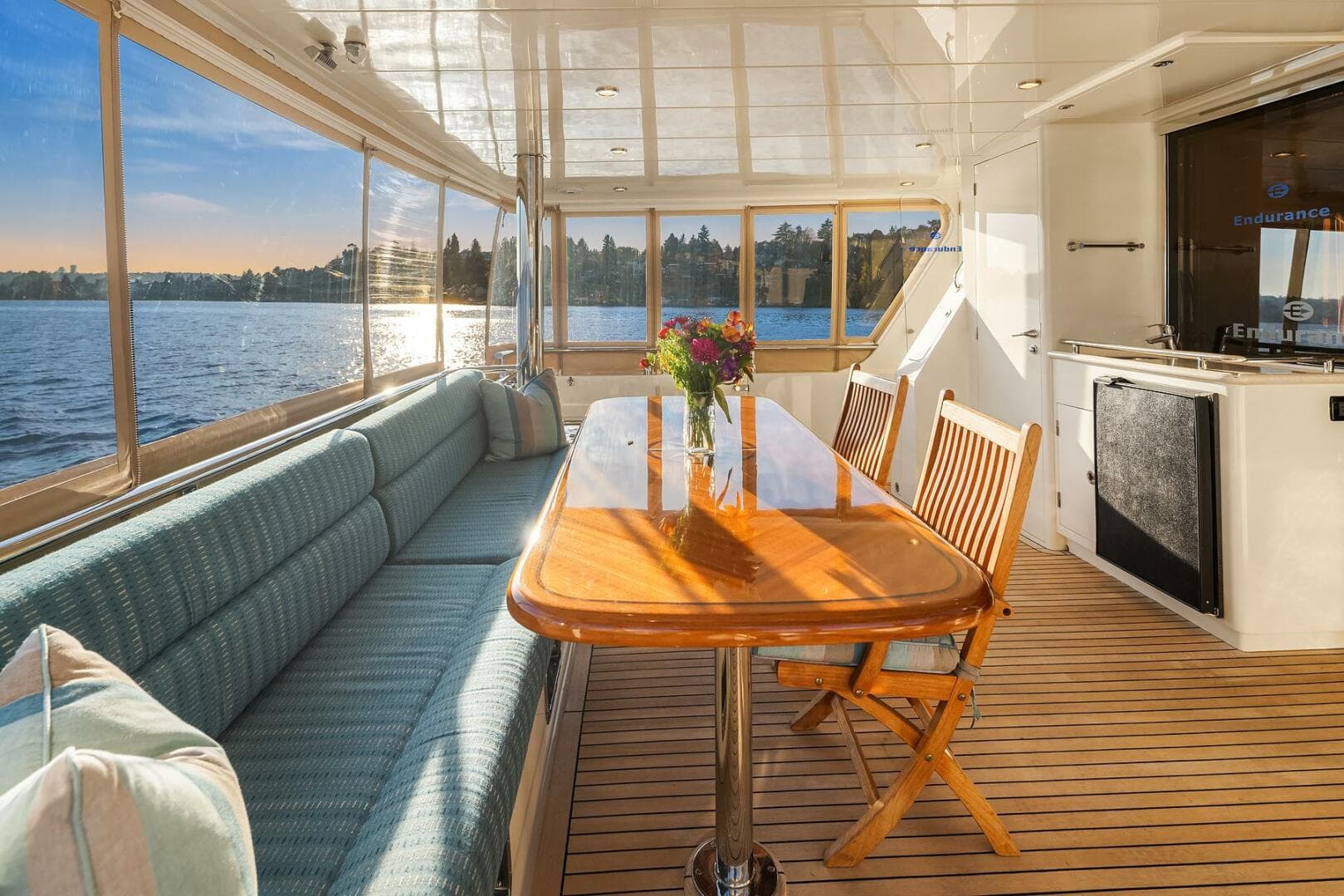 2014 Hampton 720 Skylounge LRC