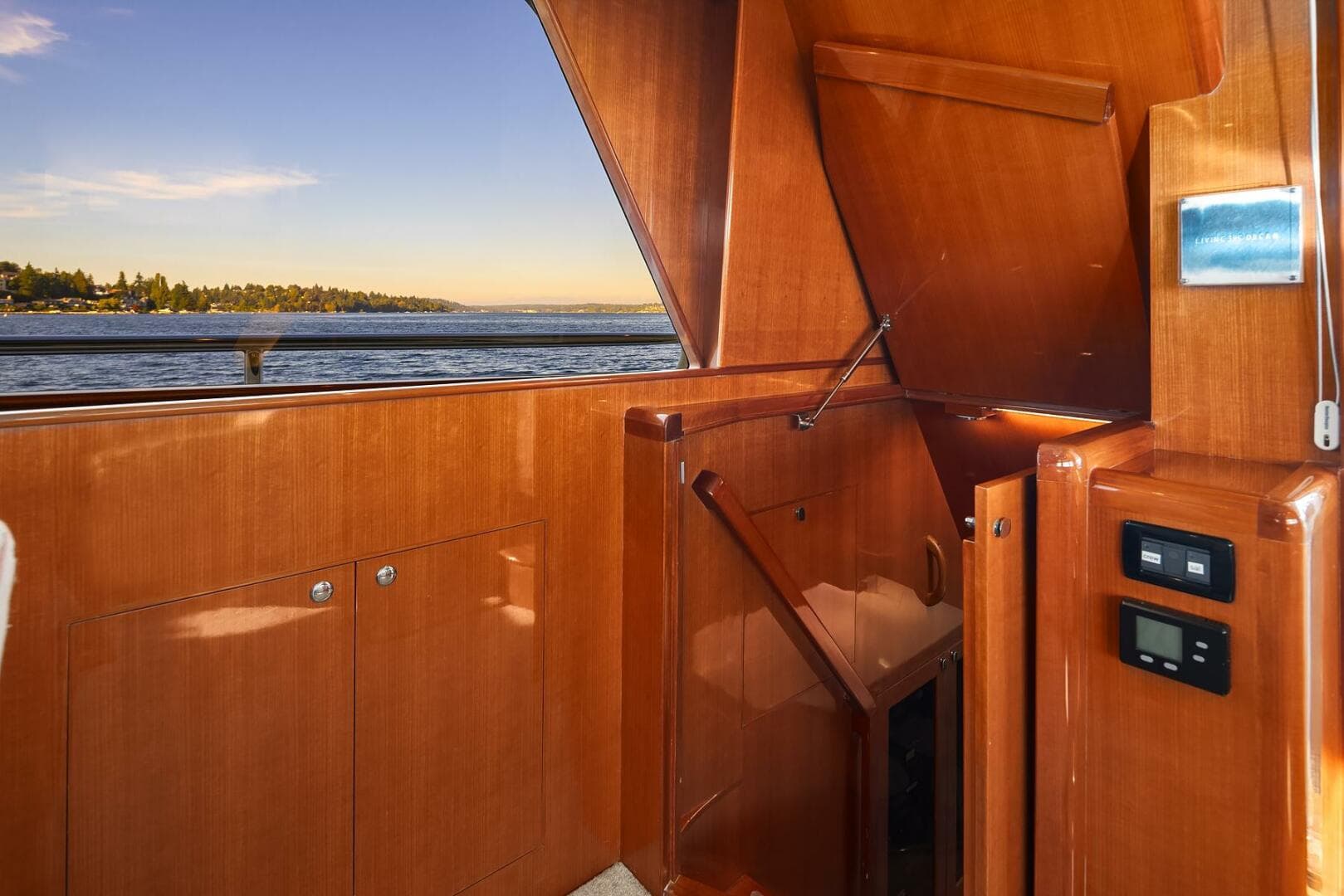 2014 Hampton 720 Skylounge LRC