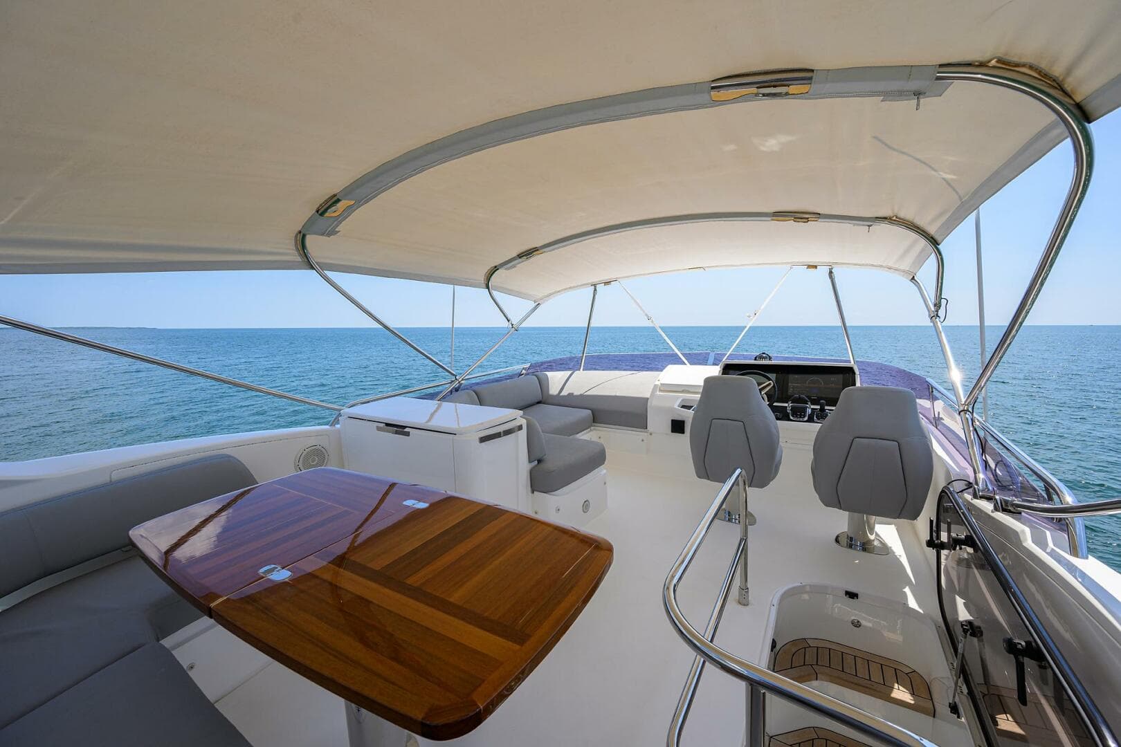 Princess F49 Chill- Flybridge