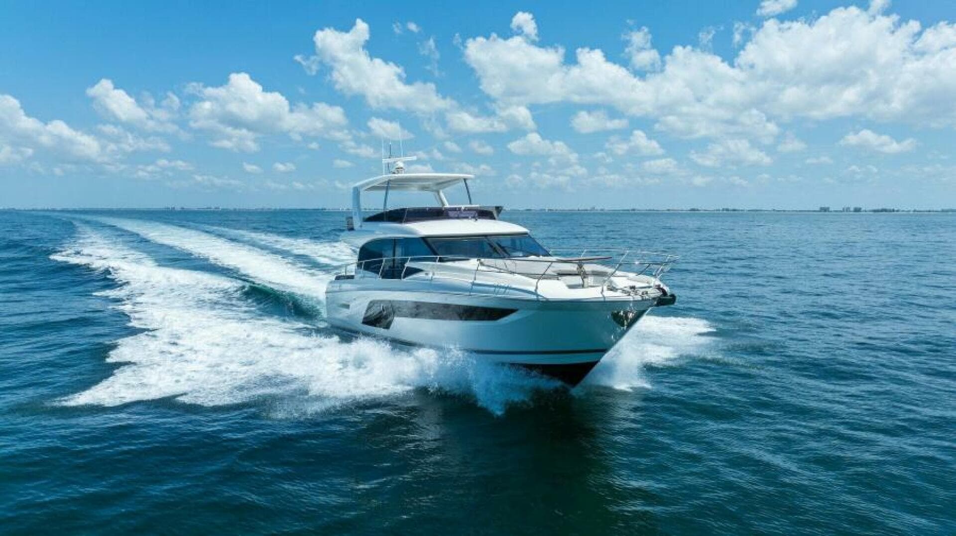 2022 59 Prestige Flybridge - How Sweet It Its - Running Profile 