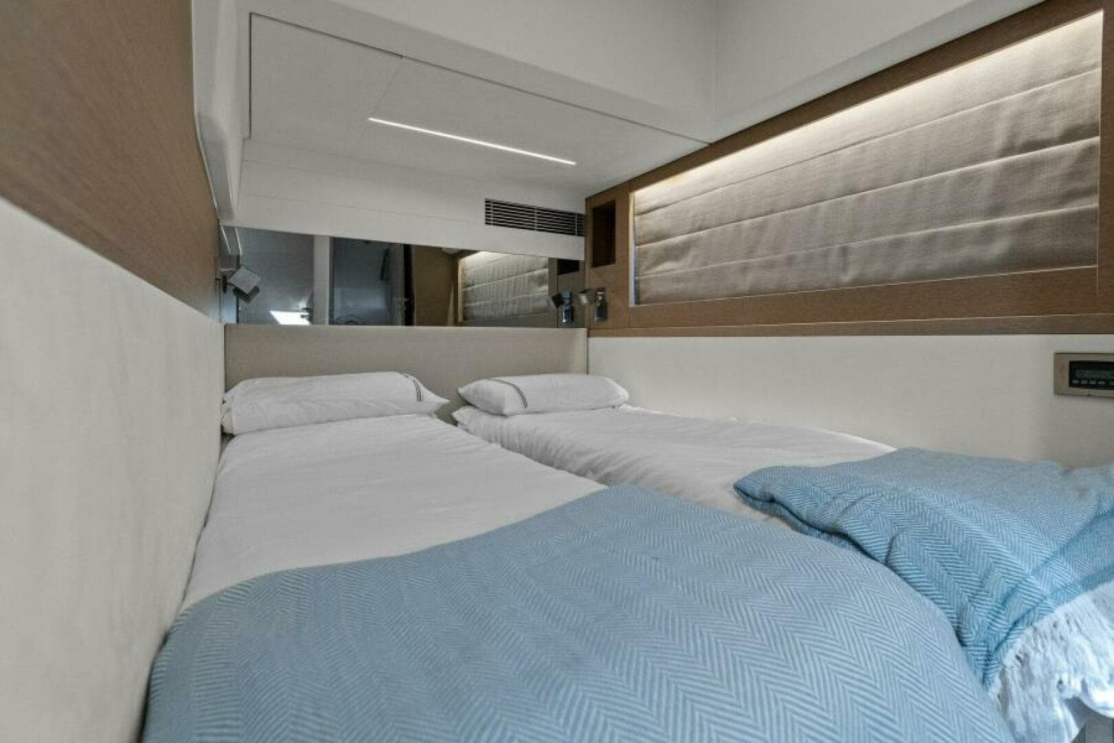 2022 59 Prestige Flybridge - How Sweet It Its - Guest Stateroom