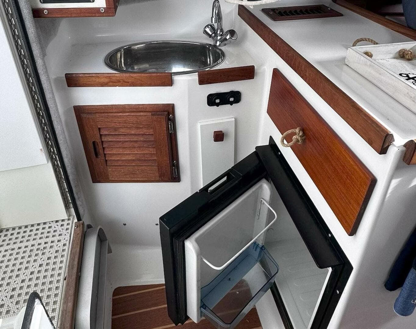 2017 Atlas Acadia 25