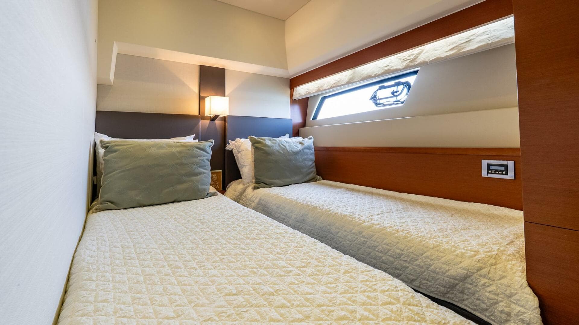 2014 Prestige 550 Flybridge