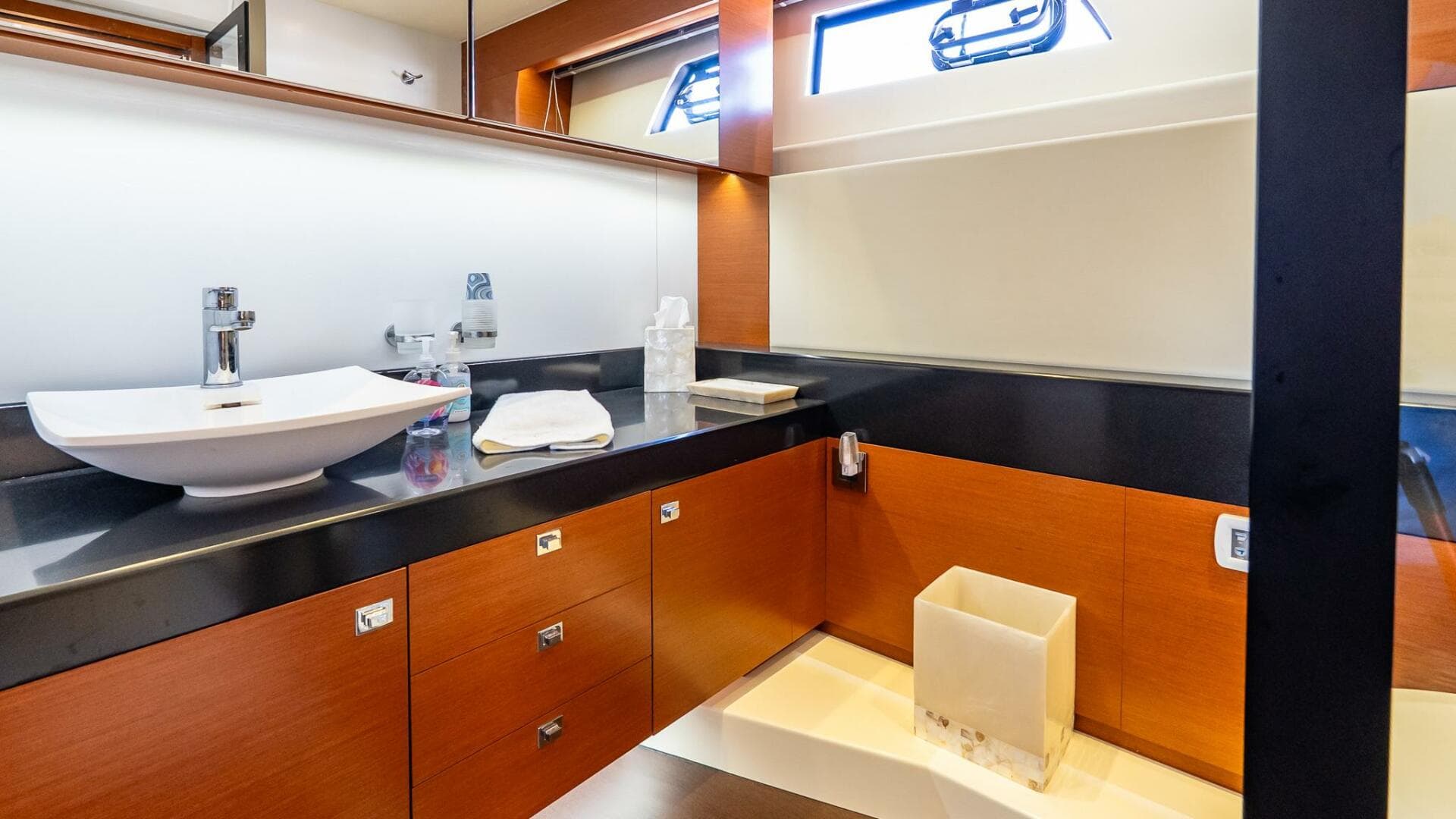 2014 Prestige 550 Flybridge