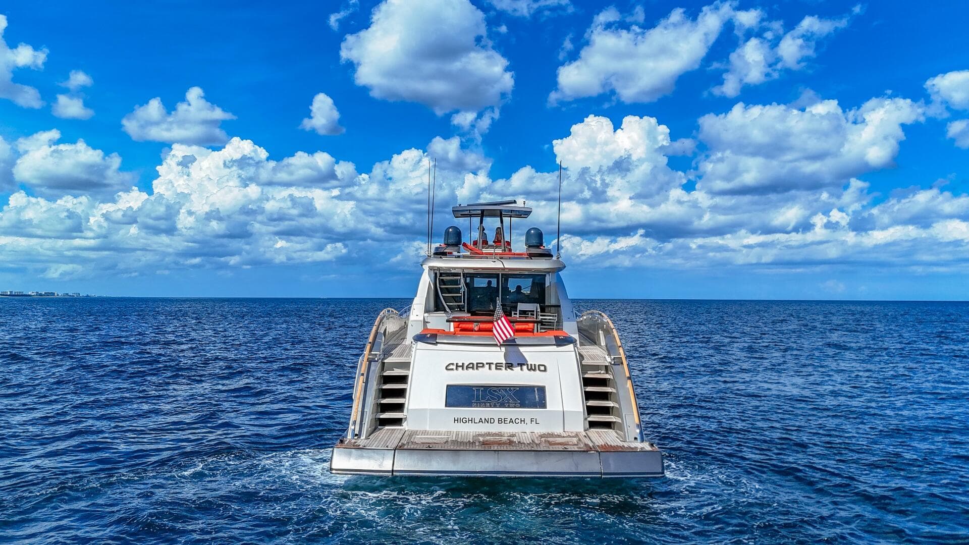 2010 Lazzara Yachts LSX 92