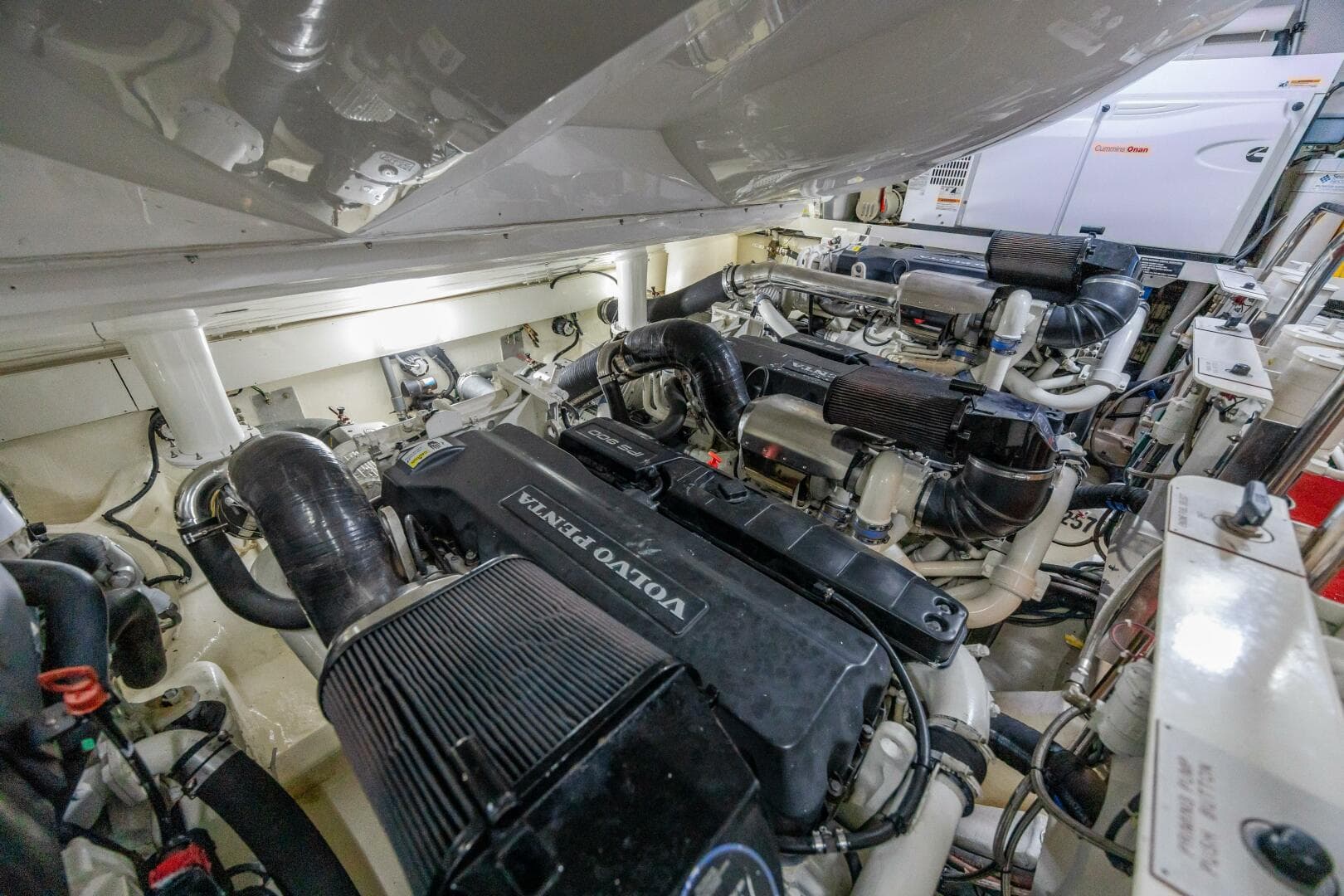 2010 Lazzara Yachts LSX 92