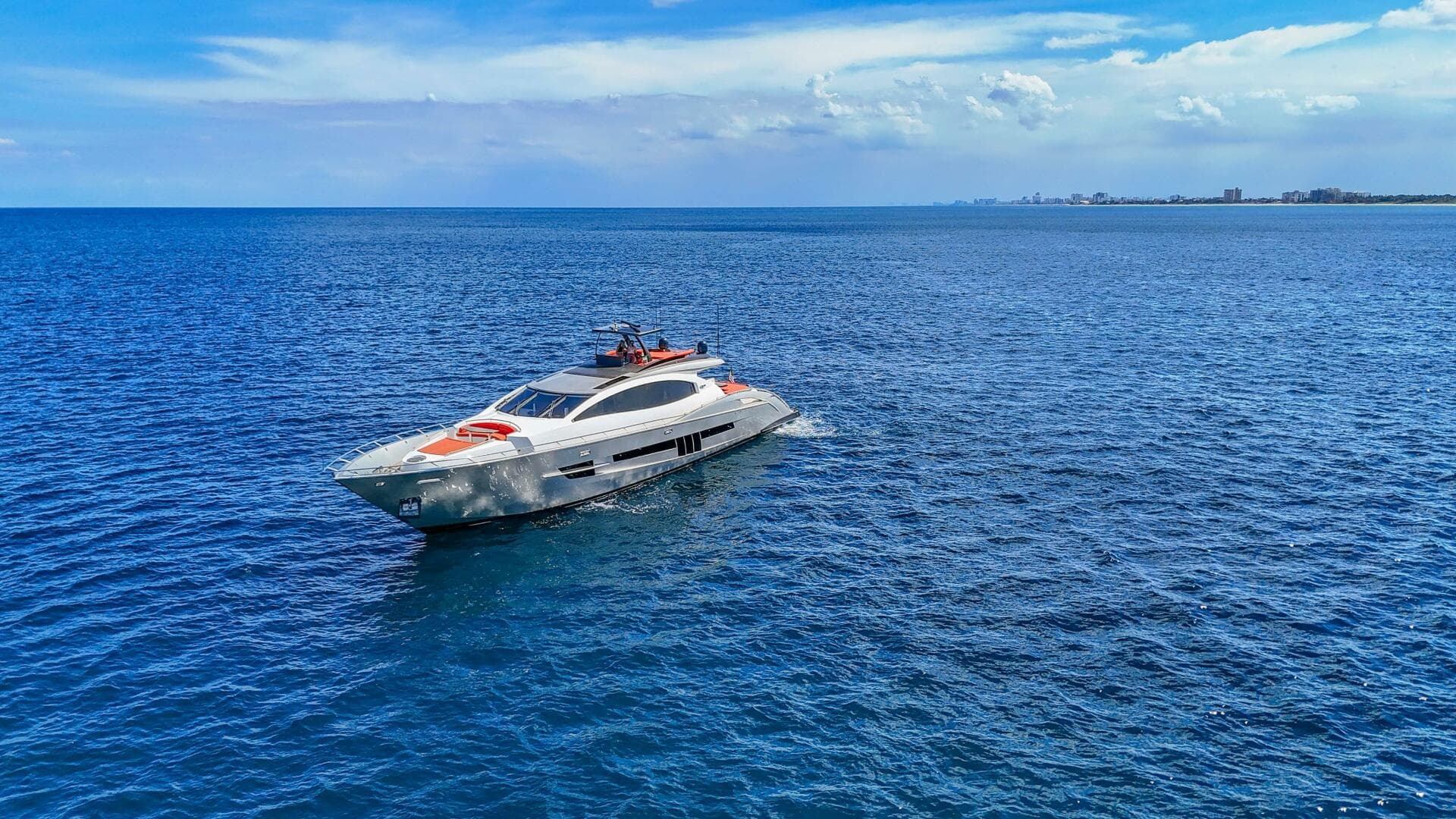 2010 Lazzara Yachts LSX 92