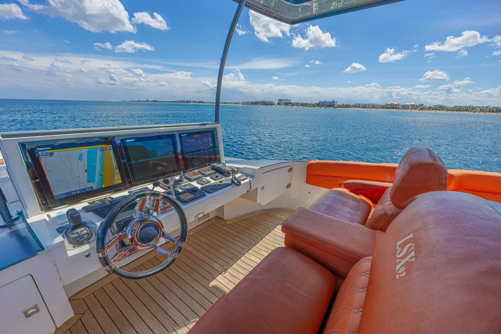 2010 Lazzara Yachts LSX 92