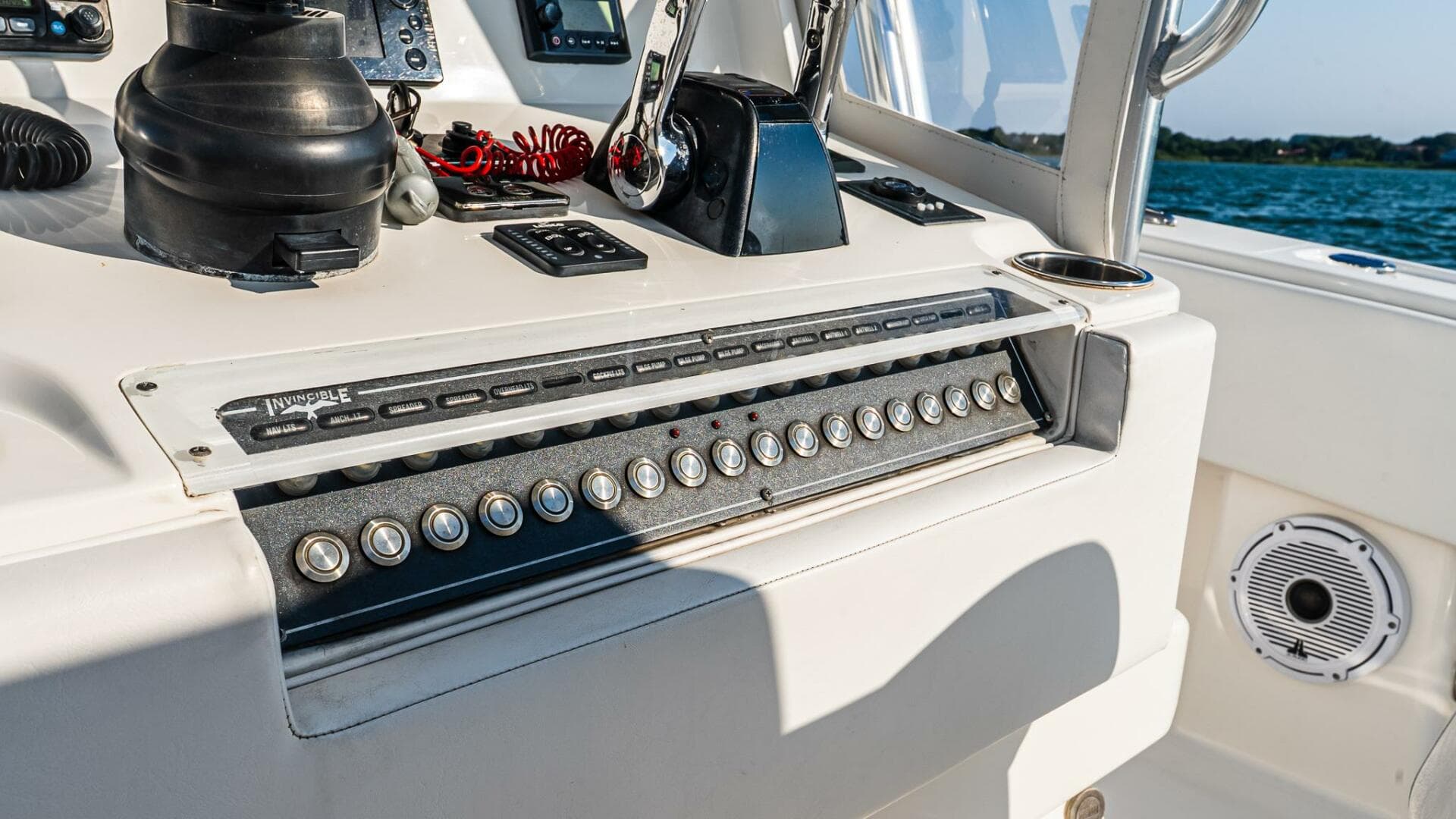 2016 Invincible 33 Open Fisherman