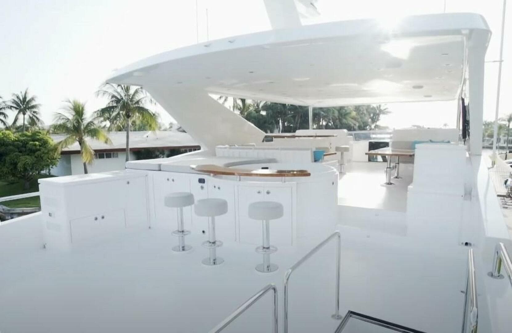 2017 Hargrave Raised Pilothouse