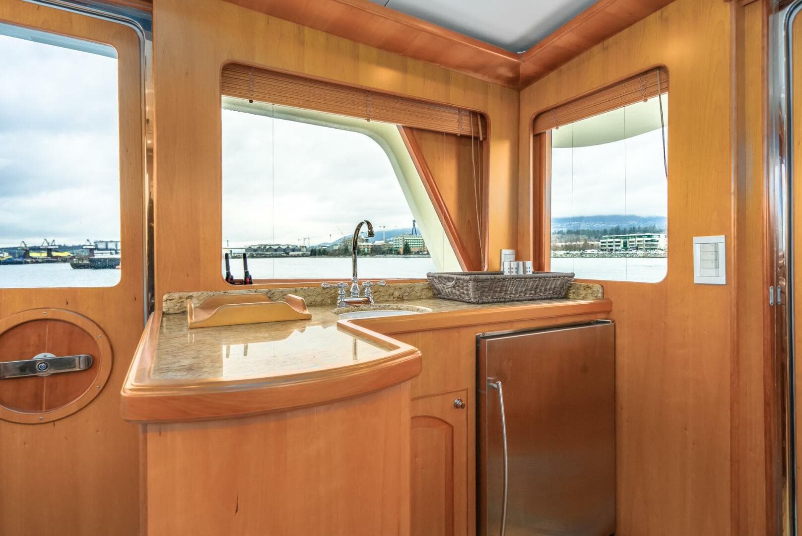 2005 President Skylounge