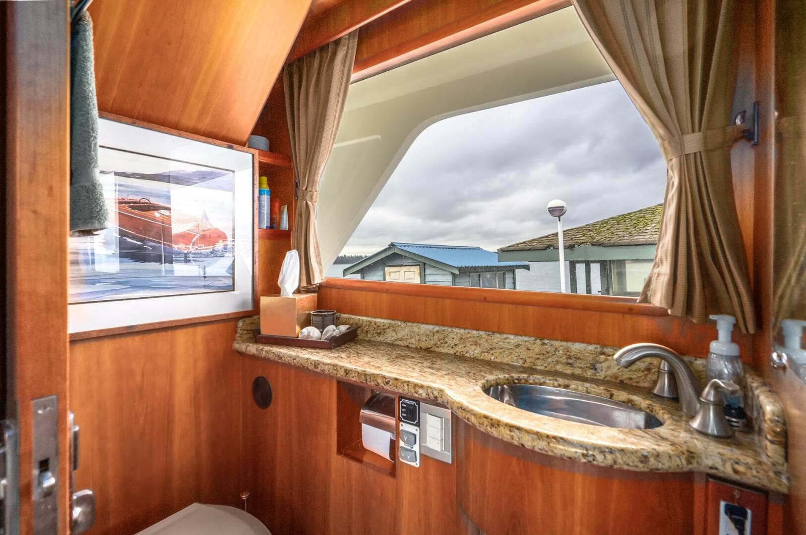 2005 President Skylounge