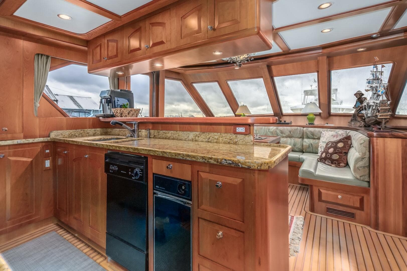 2005 President Skylounge