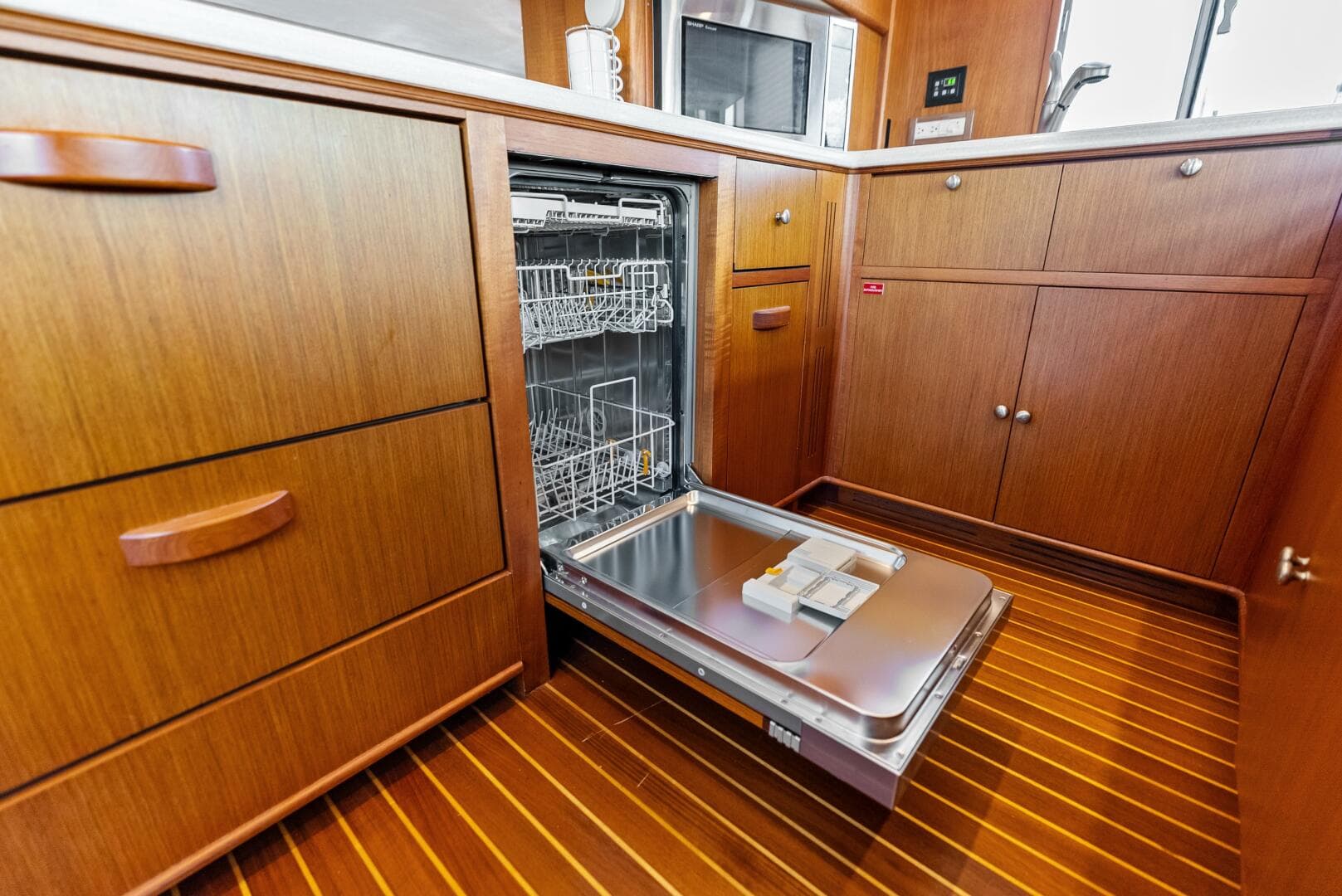 2005 Grand Banks 72 Aleutian RP