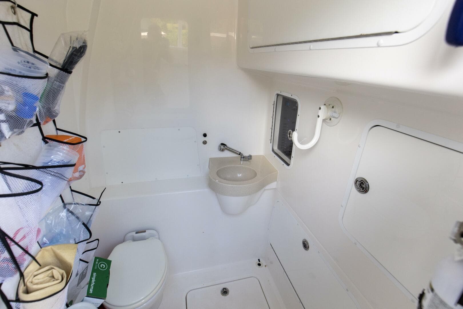 2020 Invincible 39 Open Fisherman Head