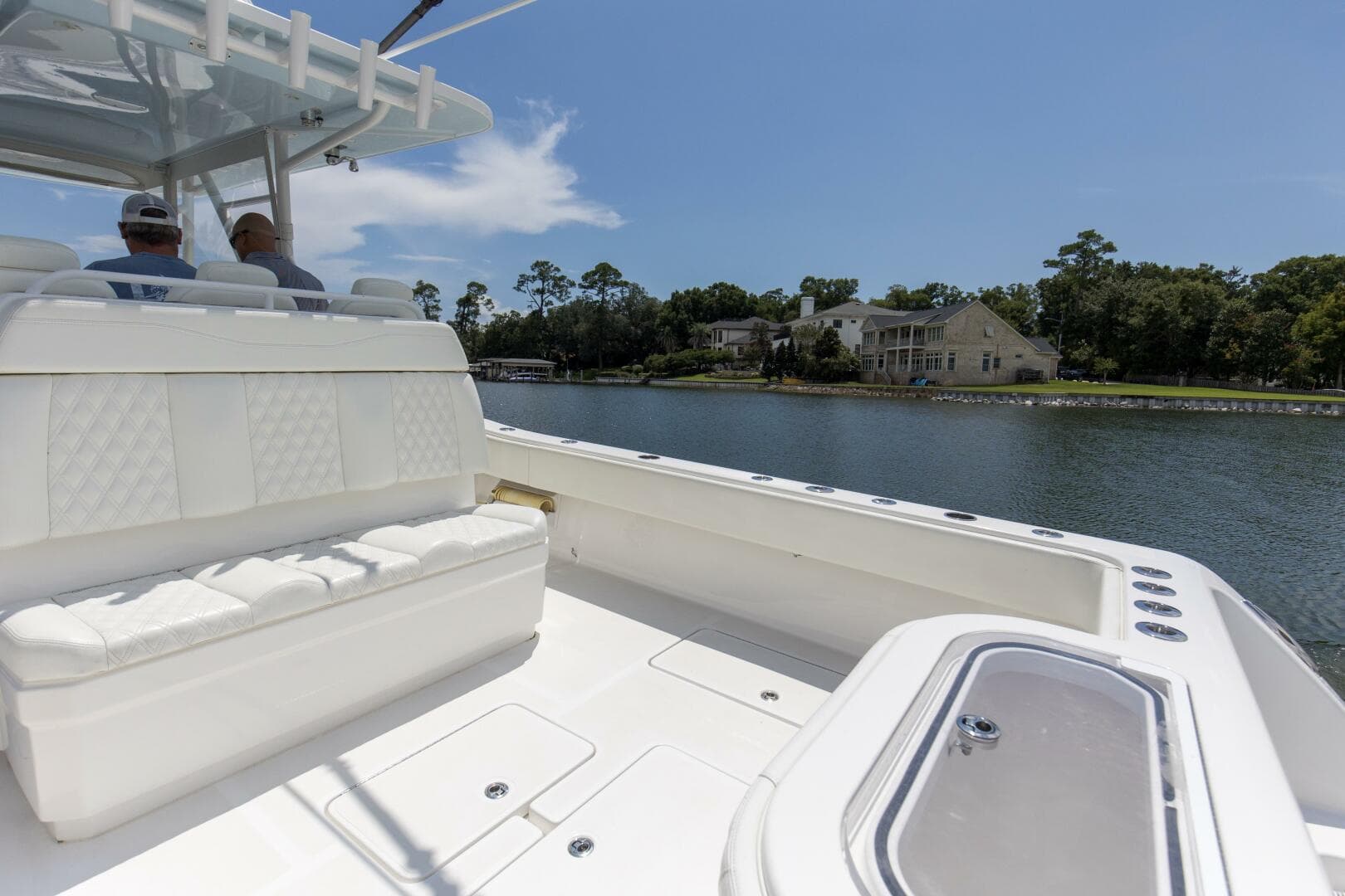 2020 Invincible 39 Open Fisherman Deck (2)