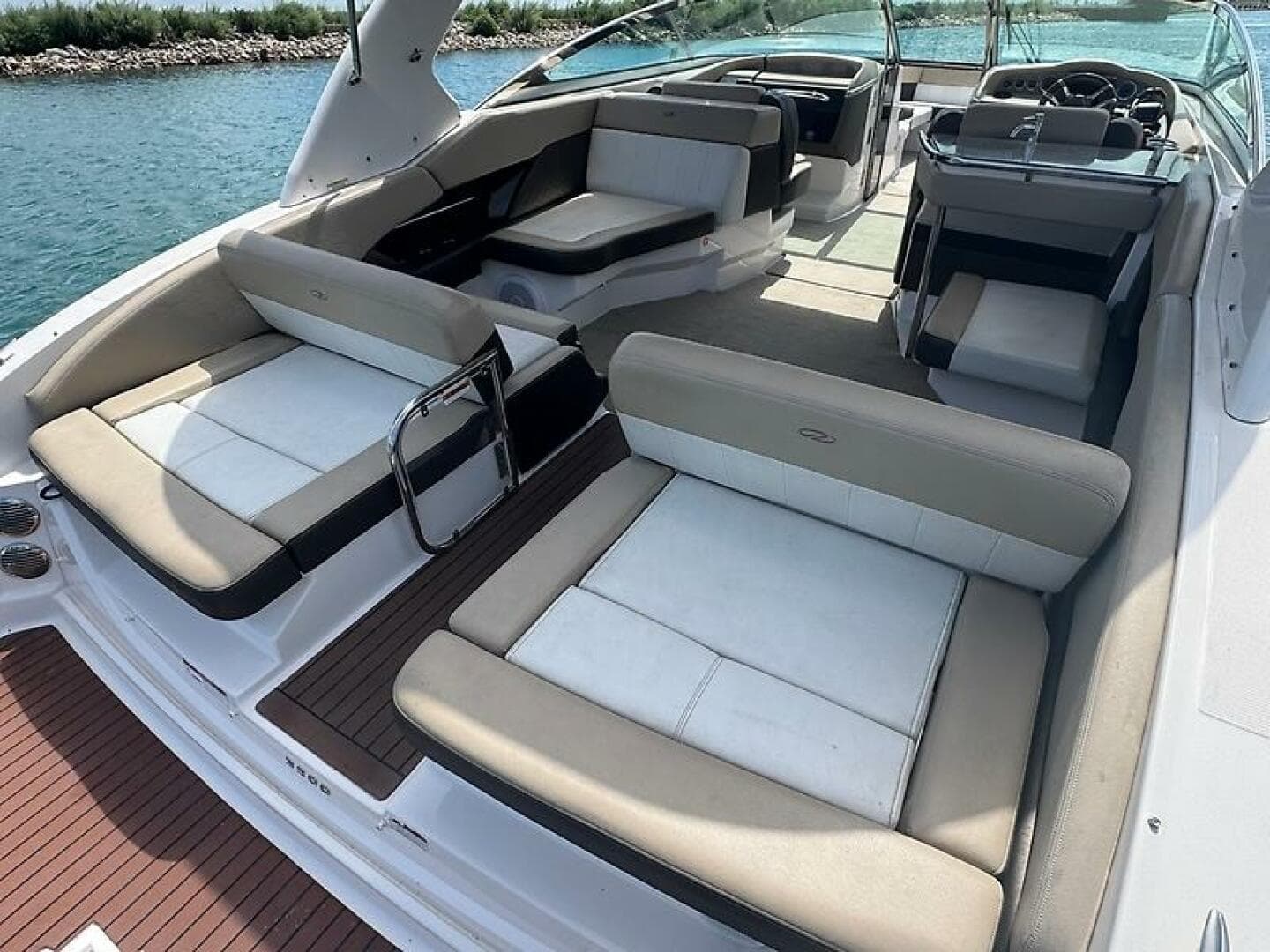 2013 Regal 3200 Bowrider