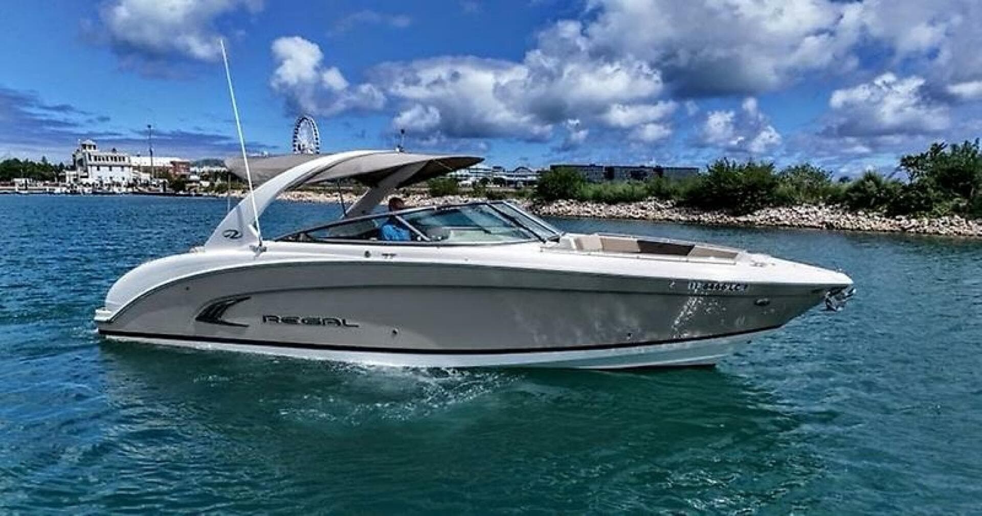 2013 Regal 3200 Bowrider