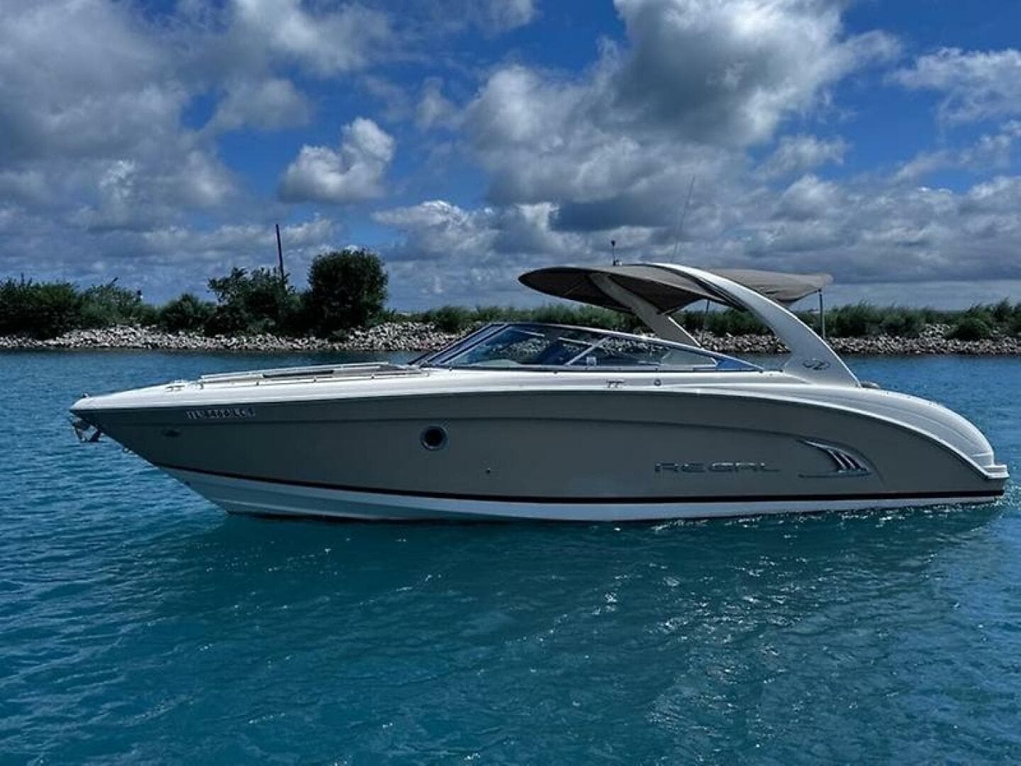 2013 Regal 3200 Bowrider