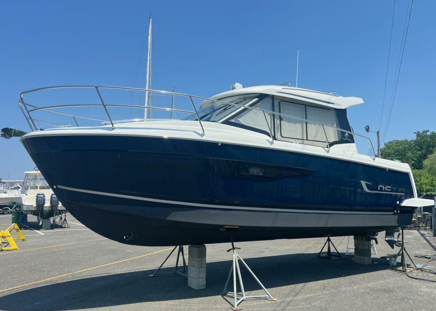 2021 Jeanneau NC 895