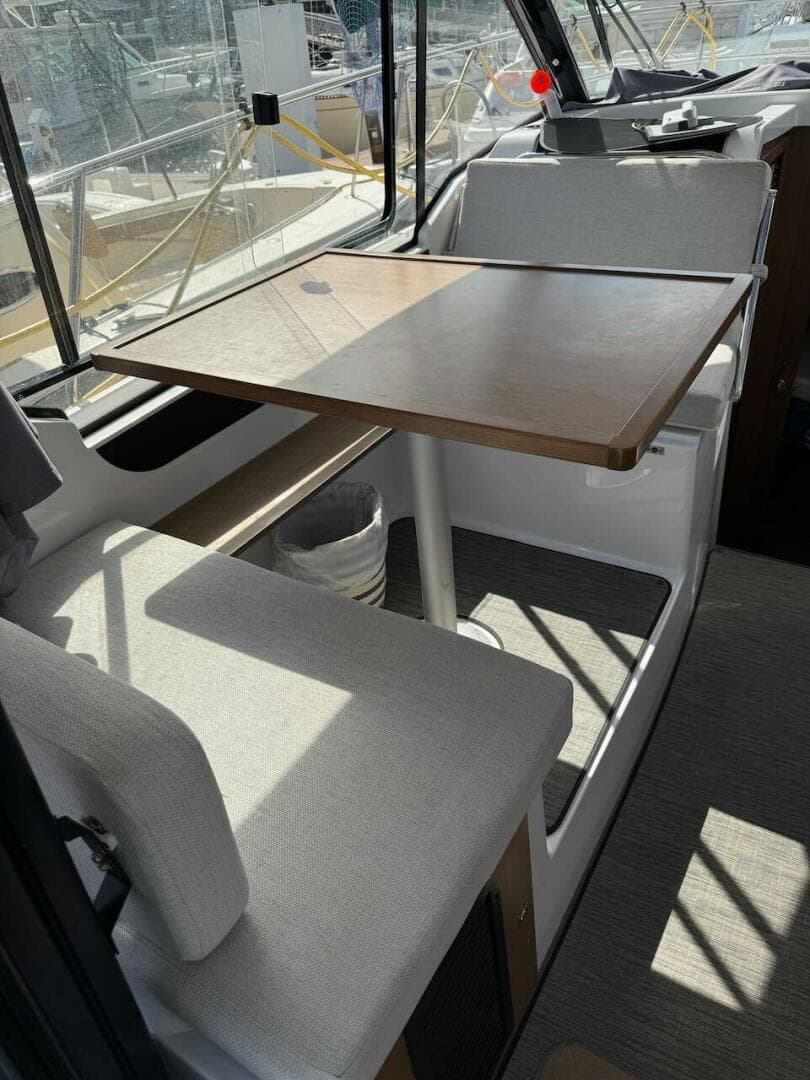 2021 Jeanneau NC 895