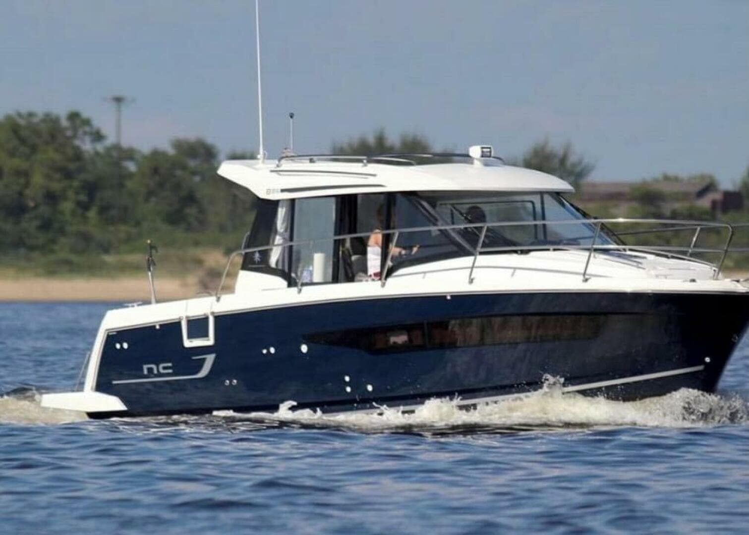 2021 Jeanneau NC 895