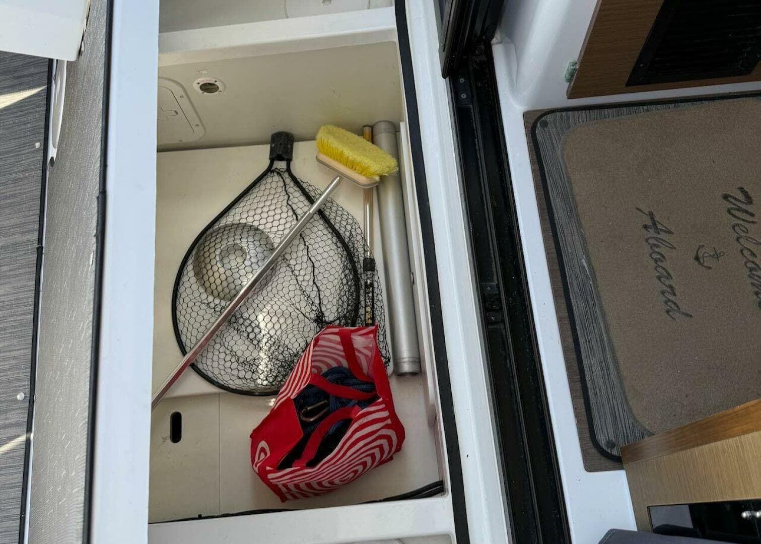 2021 Jeanneau NC 895