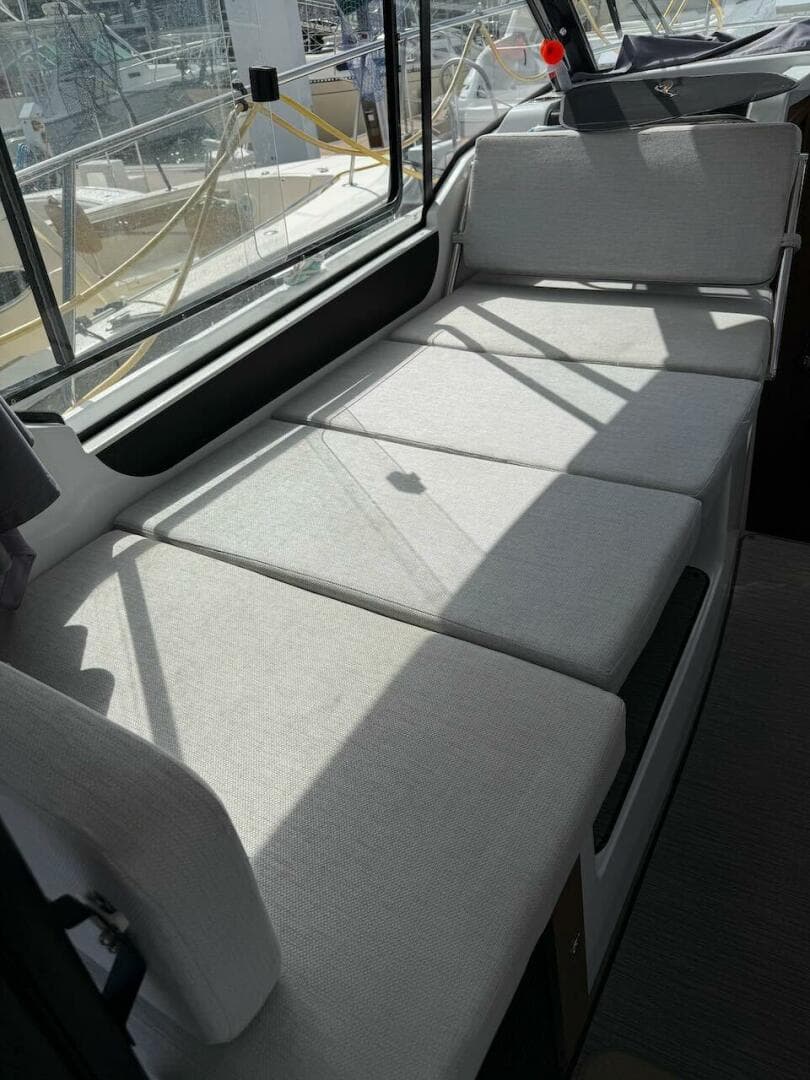 2021 Jeanneau NC 895