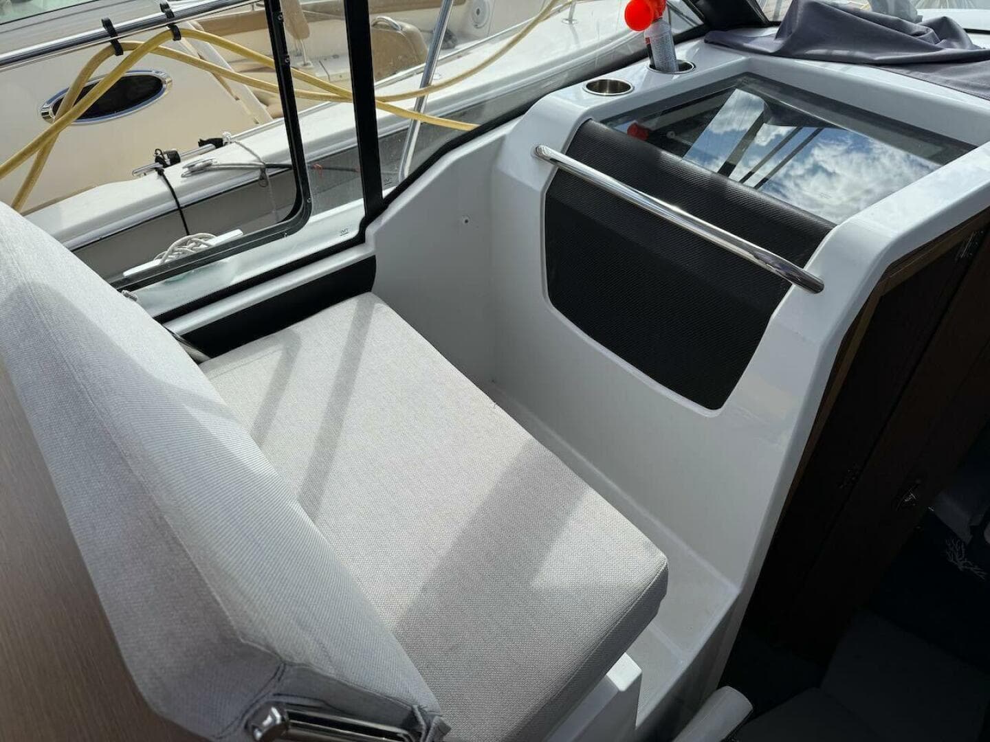 2021 Jeanneau NC 895