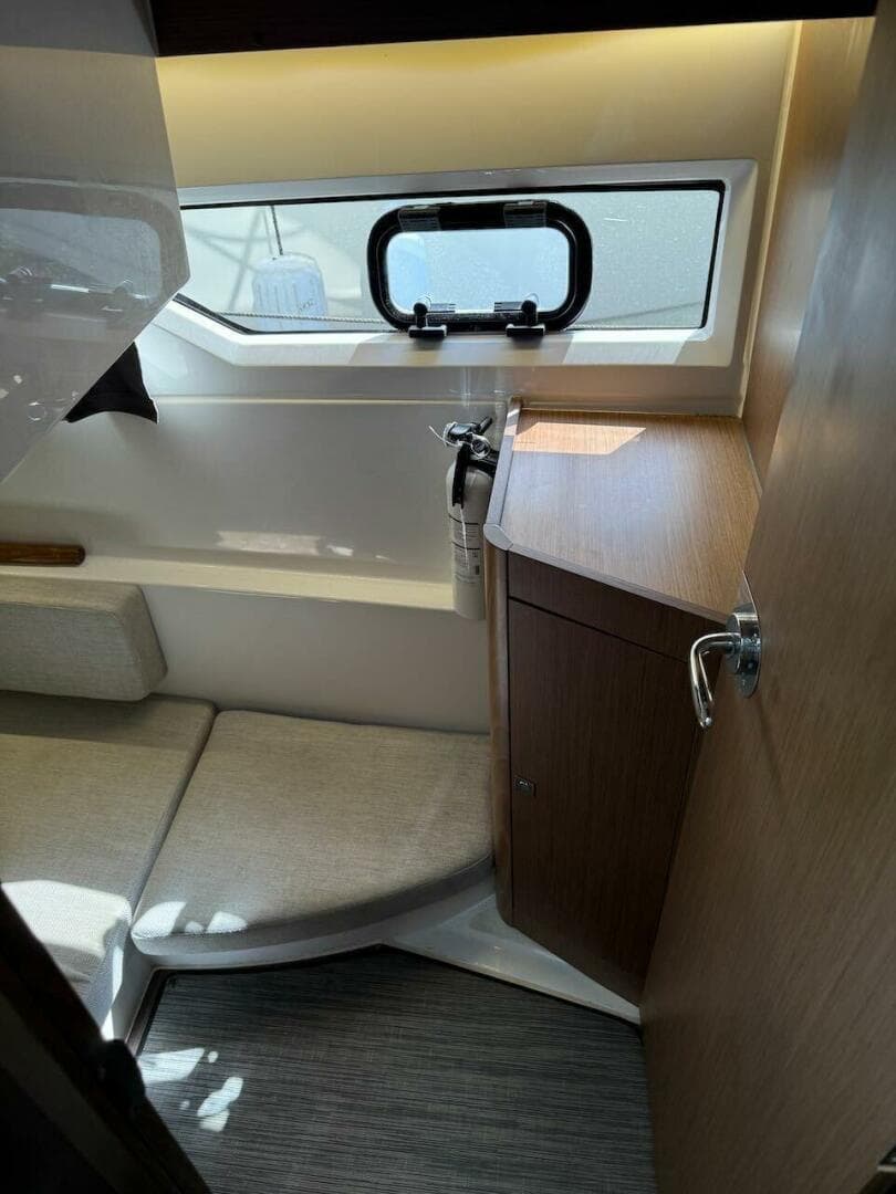 2021 Jeanneau NC 895