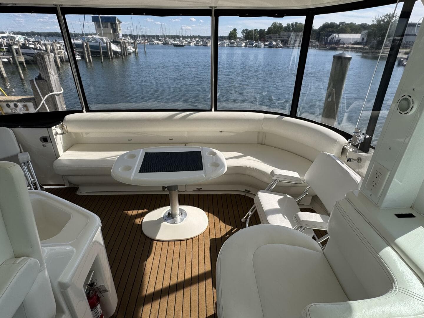 2004 Sea Ray 390 Motor Yacht