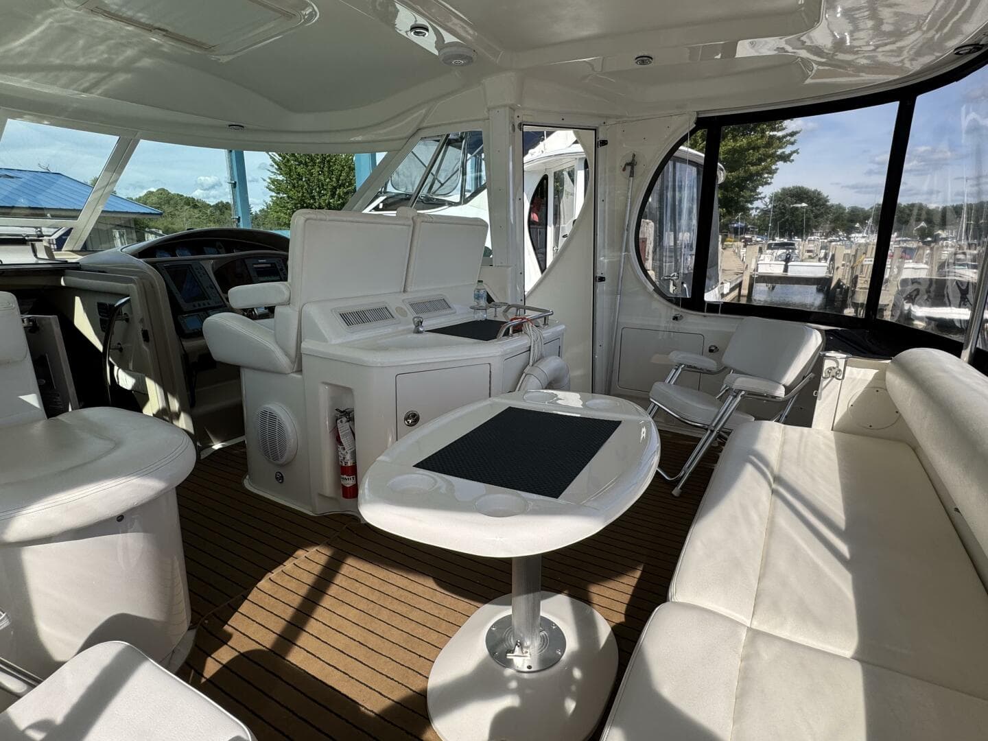 2004 Sea Ray 390 Motor Yacht